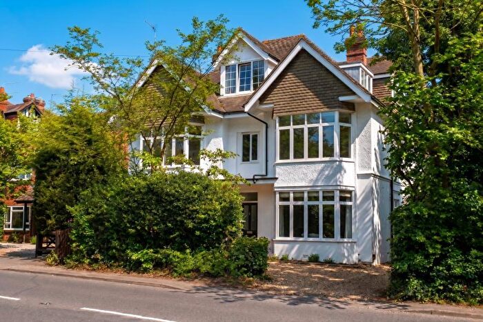 2 Bedroom Apartment To Rent In Woking, Surrey, GU22