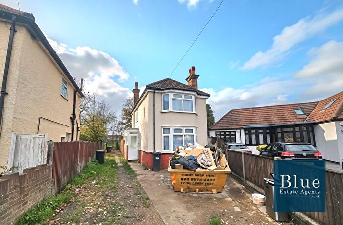 4 Bedroom Detached House To Rent In Berkeley Waye, Hounslow, TW5