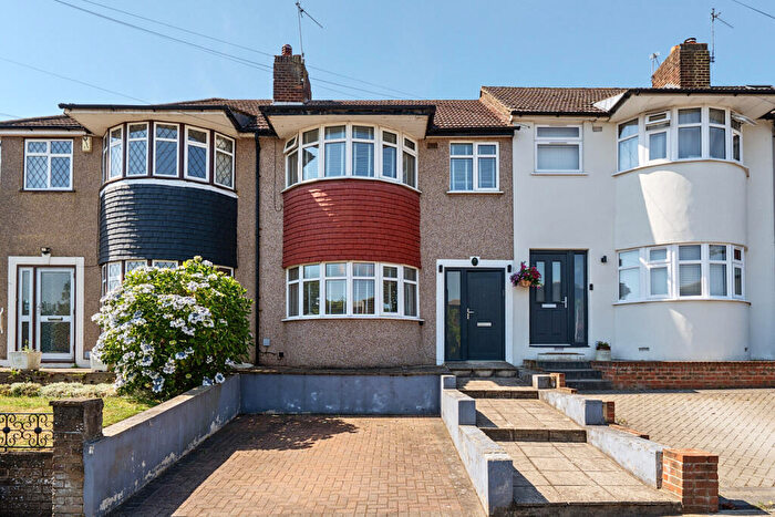 3 Bedroom Terraced House For Sale In The Green, Welling, DA16