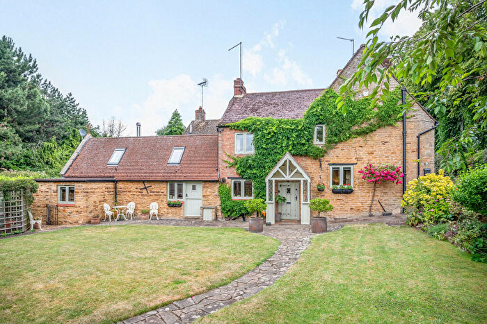 4 Bedroom Semi-Detached House For Sale In Sywell Road, Overstone, Northampton, NN6