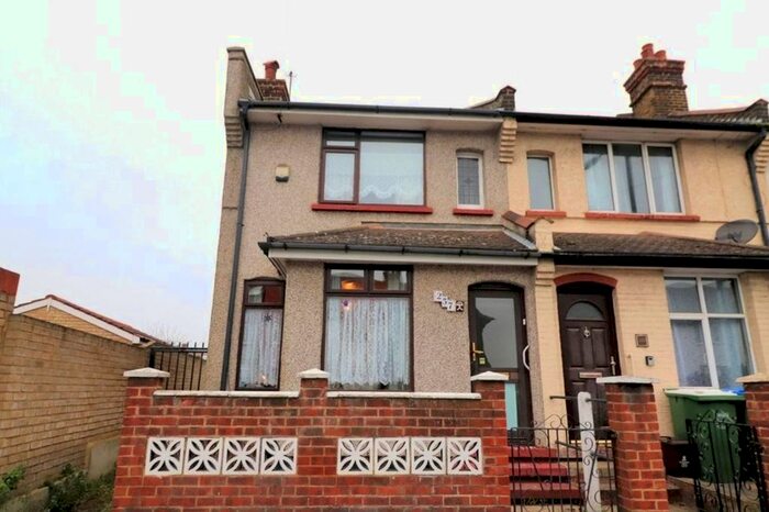 3 Bedroom Terraced House To Rent In Hazel Road, Erith, DA8
