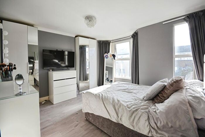 3 Bedroom Terraced House For Sale In Rye Road, Hoddesdon, EN11