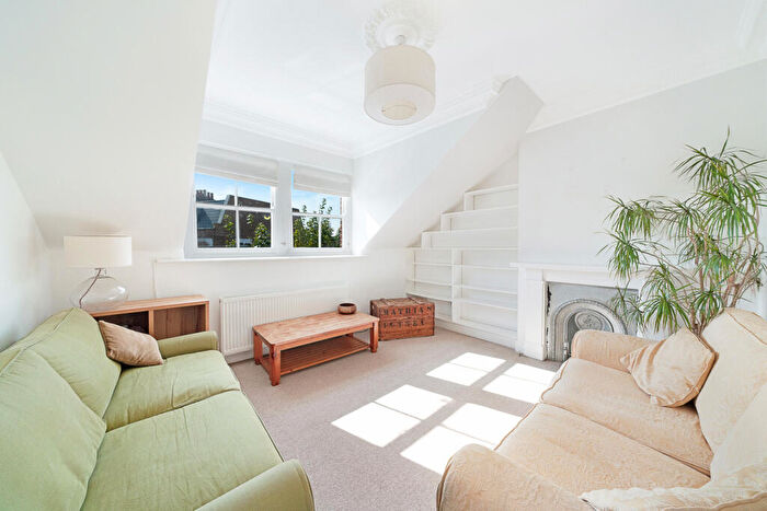 2 Bedroom Flat To Rent In Princess Crescent, Finsbury Park, N4