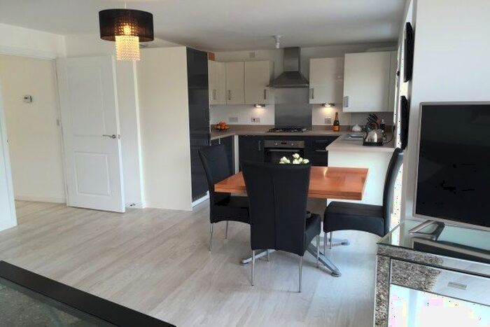 2 Bedroom Flat To Rent In Broadhurst Place, Basildon, SS14