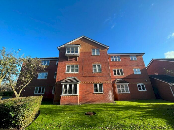 2 Bedroom Flat To Rent In Greenbriar Close, Blackpool, Lancashire, FY3