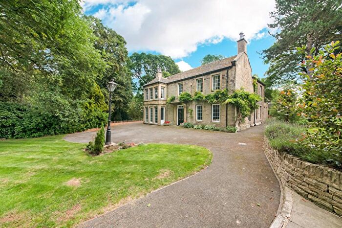 5 Bedroom Detached House For Sale In Shelley Lane, Kirkburton, HD8