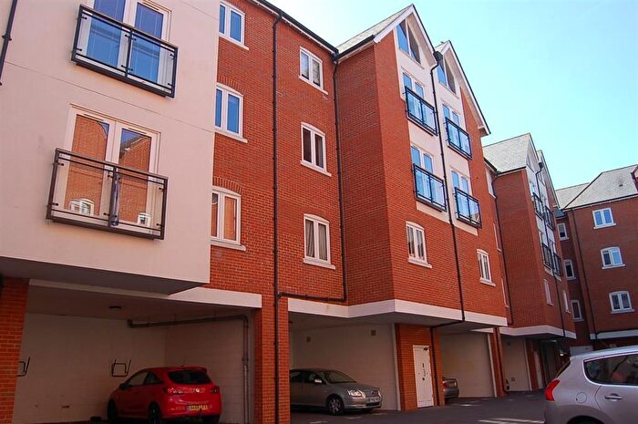 1 Bedroom Flat To Rent In Great Stour Mews, Canterbury, CT1