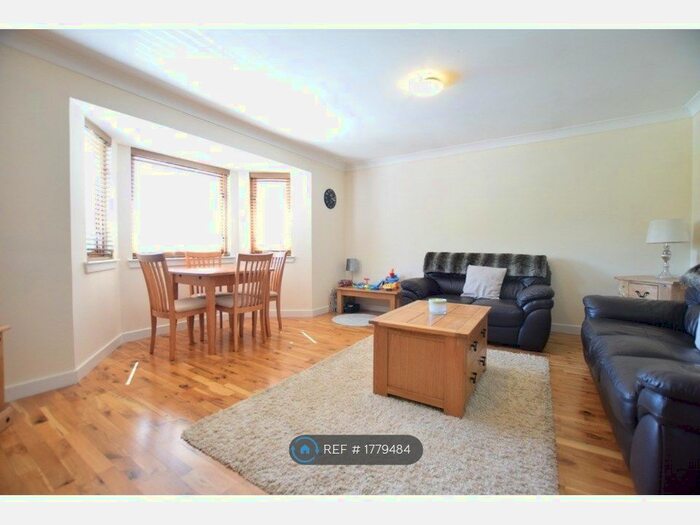 3 Bedroom Flat To Rent In Poynter Court, Uddingston, Glasgow, G71