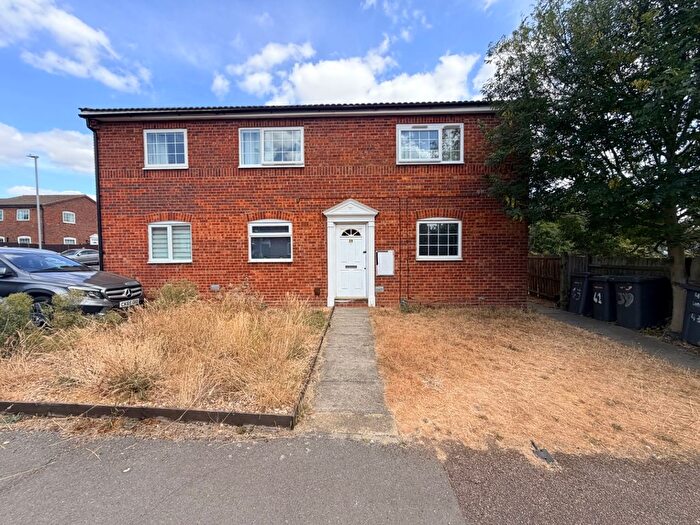 1 Bedroom Flat To Rent In Lindsay Road, Luton, Bedfordshire, LU2