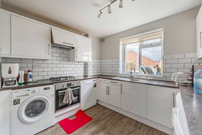 2 Bedroom Flat To Rent In Rosslyn Crescent, Harrow On The Hill, Harrow, HA1