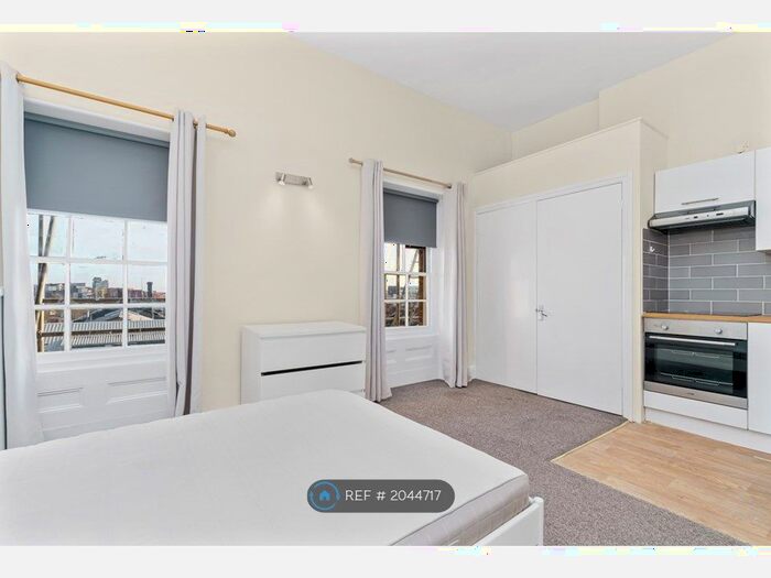 Studio To Rent In North Road, London, N7