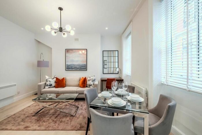 1 Bedroom Flat To Rent In Nottingham Place, Marylebone, London, W1U