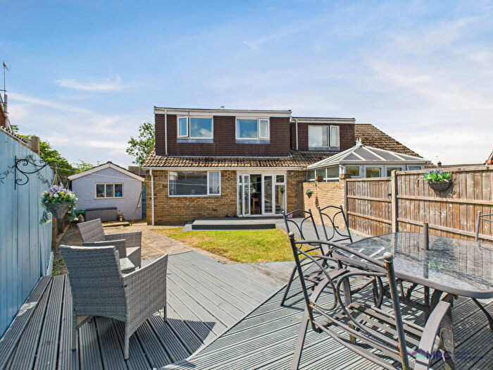 4 Bedroom Semi-Detached Bungalow For Sale In Marritt Way, Keyingham, HU12