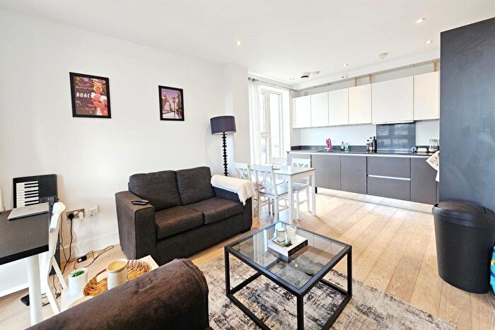 2 Bedroom Apartment To Rent In The Glassworks, Greenwich, SE8