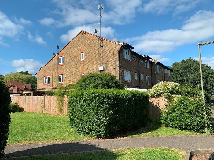 2 Bedroom Flat To Rent In Willow Close, Beare Green, Dorking, RH5