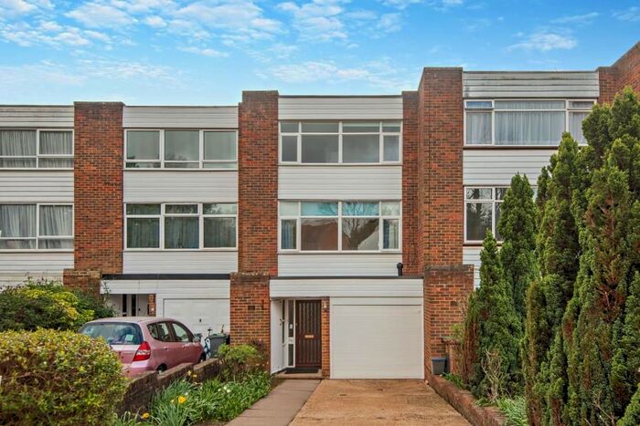 4 Bedroom Town House To Rent In Townfield, Rickmansworth, WD3