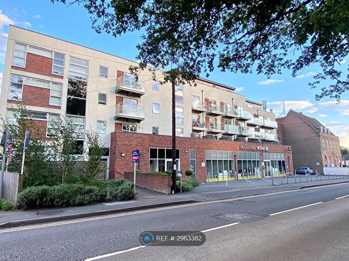 3 Bedroom Flat To Rent In Chesham Road, Amersham, HP6