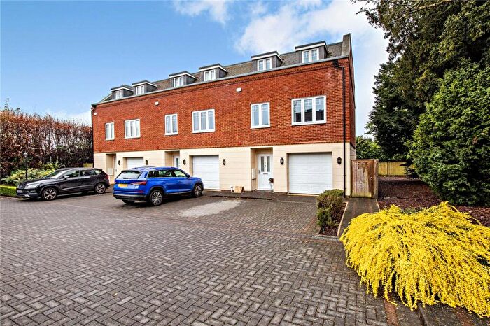 5 Bedroom End Of Terrace House For Sale In The Dolmans, Shaw, Newbury, Berkshire, RG14