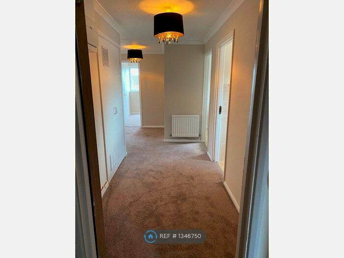 2 Bedroom Flat To Rent In Upper Weybourne Lane, Farnham, GU9