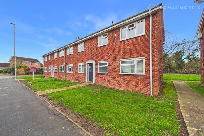 1 Bedroom Apartment For Sale In Hill Rise, St. Ives, Cambridgeshire, PE27
