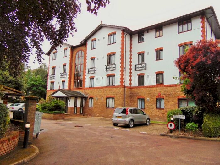 1 Bedroom Flat To Rent In Lampton Road, Hounslow, TW3