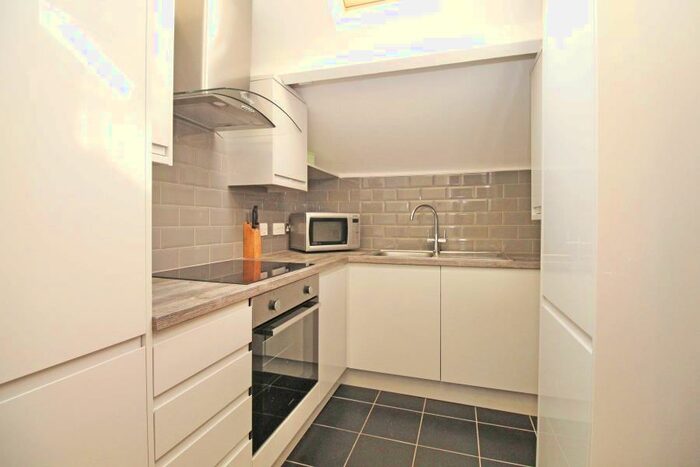 1 Bedroom Apartment To Rent In Weetwood Lodge, LS16