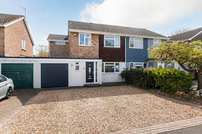 4 Bedroom Semi Detached House For Sale In Medlicott Drive, Abingdon, OX14