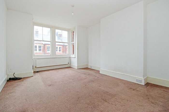 2 Bedroom Flat For Sale In Downs Park, Herne Bay, Kent, CT6