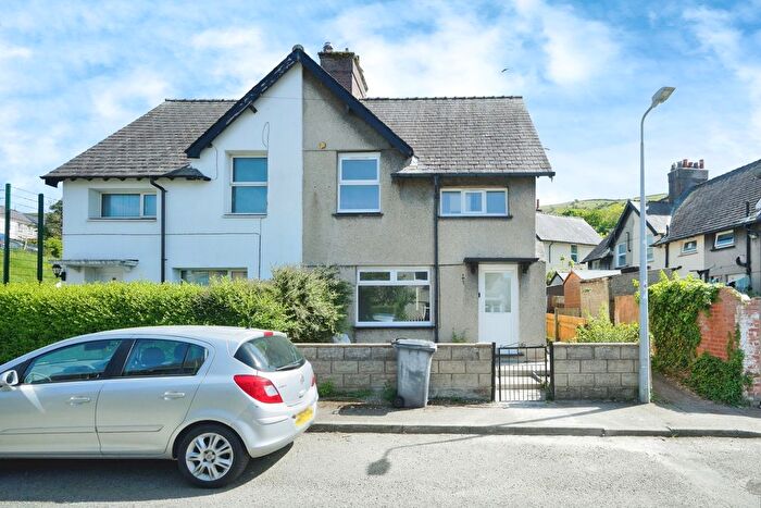 3 Bedroom Semi-Detached House For Sale In Nant Y Berllan, Llanfairfechan, Conwy, LL33