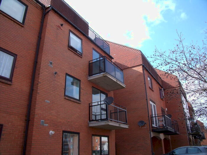 3 Bedroom Maisonette To Rent In Ferry Road, Eastney, PO4