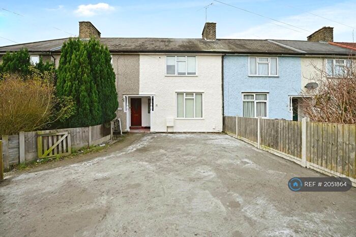 3 Bedroom End Of Terrace House To Rent In Cornworthy Road, Dagenham, RM8