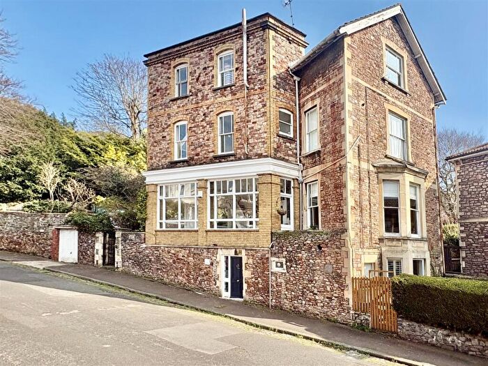 2 Bedroom Maisonette For Sale In Stunning Garden Maisonette On Goldney Road In Clifton, BS8
