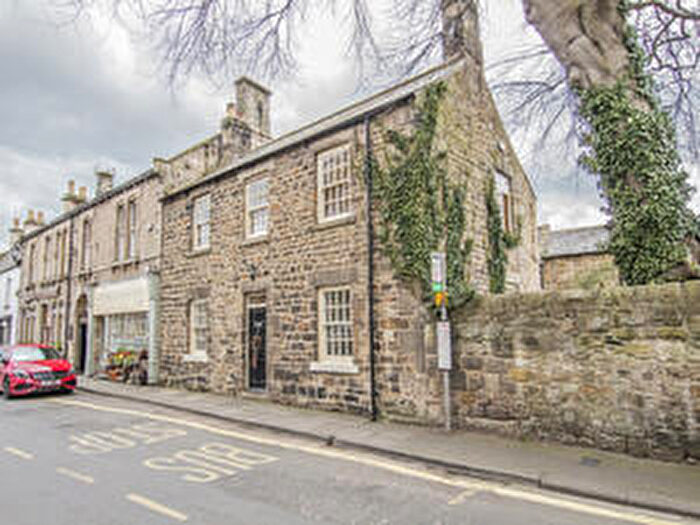 4 Bedroom Semi-Detached House To Rent In Market Place, Corbridge, NE45