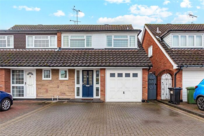4 Bedroom Semi-Detached House For Sale In Ozonia Way, Wickford, Essex, SS12
