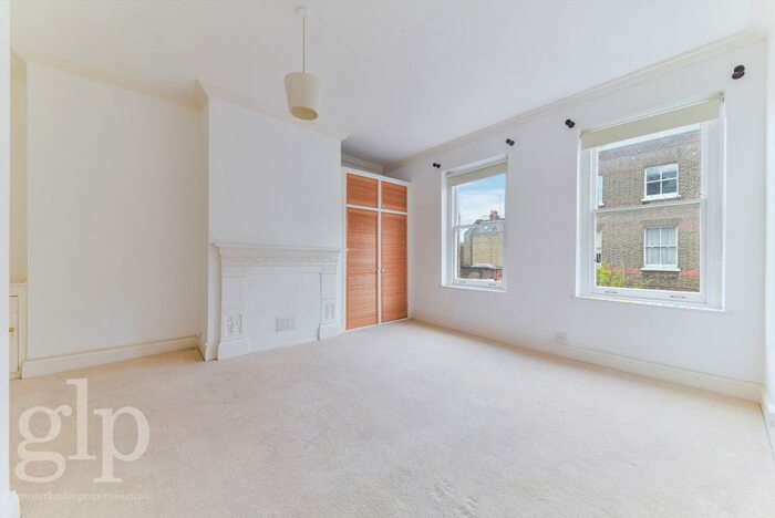 2 Bedroom Flat To Rent In Lambs Conduit Street, Bloomsbury, WC1N