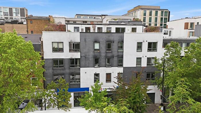 3 Bedroom Apartment For Sale In Hackney Road, Shoreditch, E2 - Photo 3