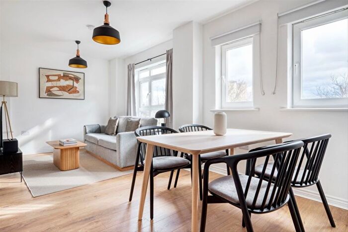 2 Bedroom Flat To Rent In Marcon Place, Hackney, E8