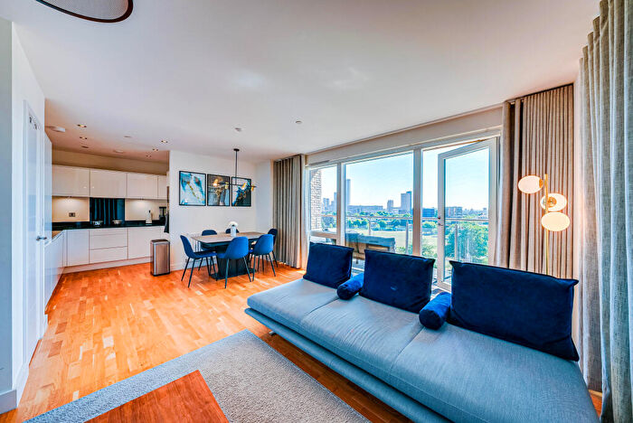 3 Bedroom Flat For Sale In Upper North Street, London, E14