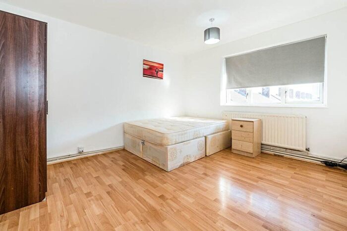 2 Bedroom Apartment For Sale In South Molton Road, London, E16