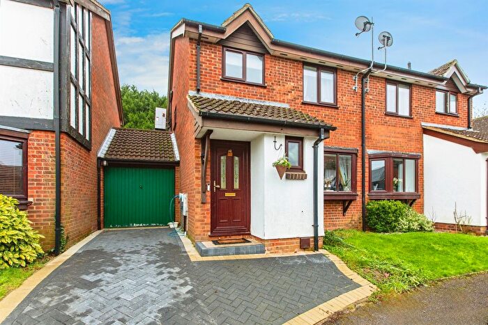 3 Bedroom Semi-Detached House For Sale In Hamden Way, Papworth Everard, Cambridge, CB23