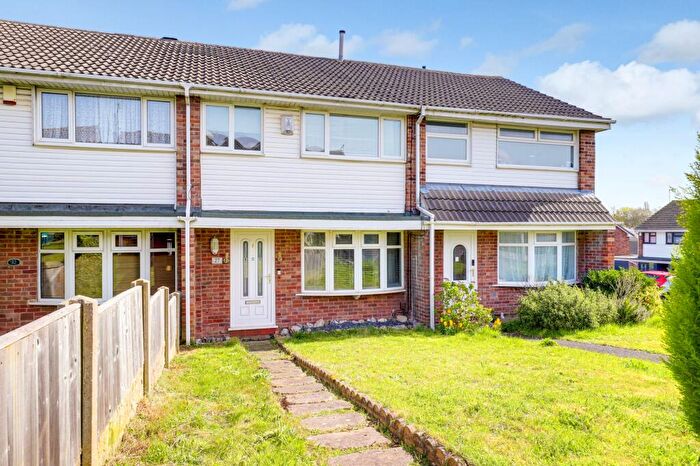 3 Bedroom Terraced House For Sale In Bush Close, Nottingham, NG5
