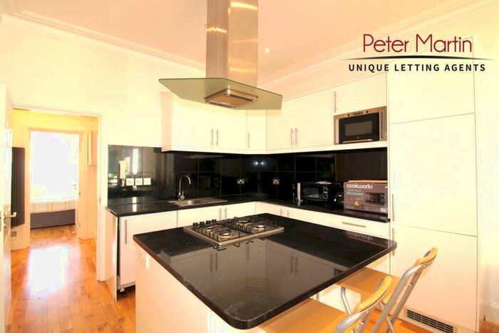 3 Bedroom Flat To Rent In Woodstock Avenue, Golders Green, NW11