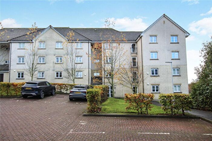 2 Bedroom Flat To Rent In Plover Crescent, Dunfermline, Fife, KY11