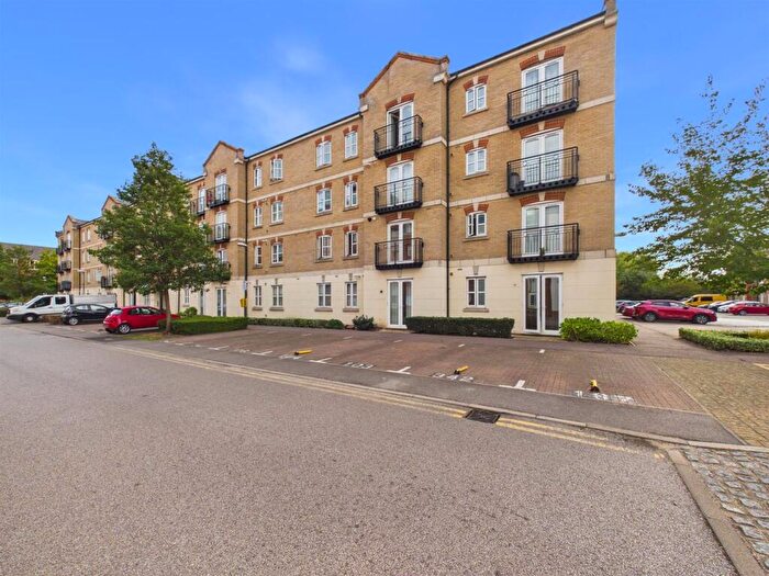 2 Bedroom Flat For Sale In Coxhill Way, Aylesbury, Buckinghamshire, HP21