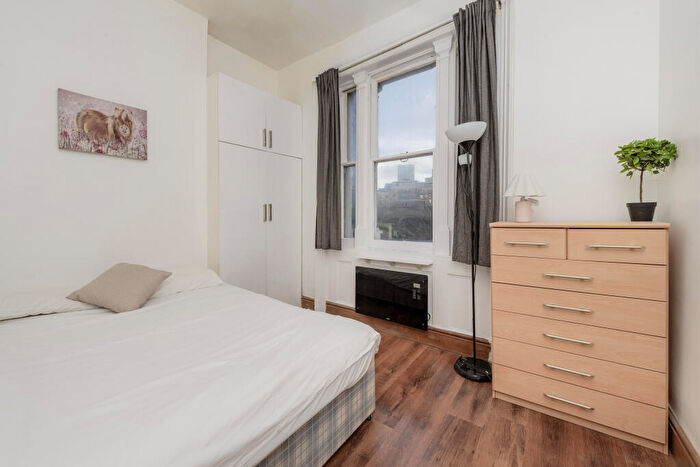 2 Bedroom Flat To Rent In Aldersgate Street, EC1A
