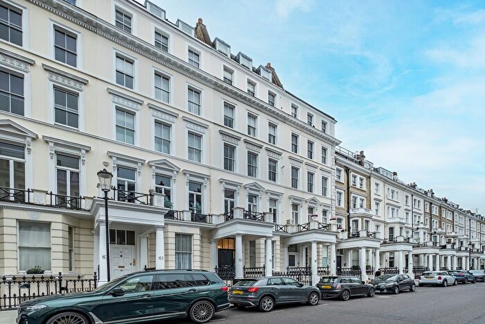 2 Bedroom Flat To Rent In Lexham Gardens, London, W8