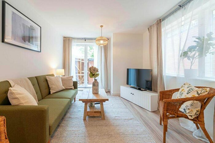 2 Bedroom Apartment For Sale In Rooksmoor Mills, Bath Road, GL5
