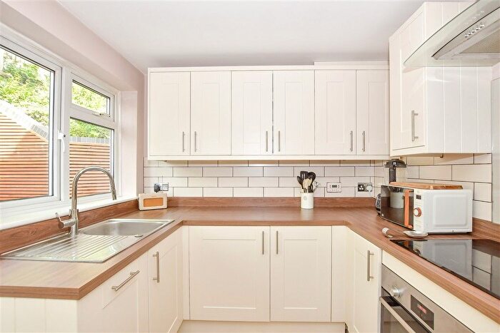 3 Bedroom Semi-Detached House For Sale In The Ferns, Larkfield, Aylesford, Kent, ME20