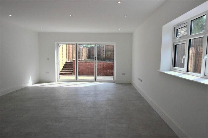 3 Bedroom Semi-Detached House To Rent In Hall Lane, Upminster, London, RM14