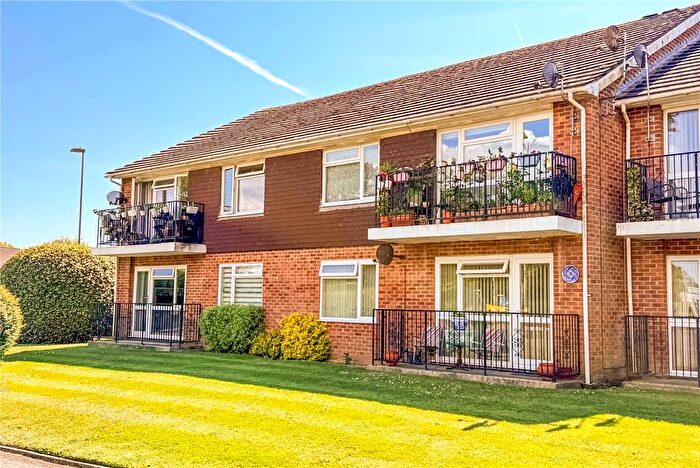 2 Bedroom Flat For Sale In Station Road, New Milton, Hampshire, BH25